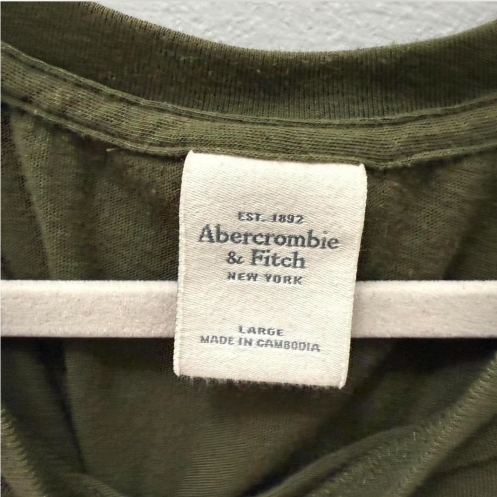 Abercrombie & Fitch Spell out vintage Olive Green Long Sleeve Tee - Picture 4 of 6